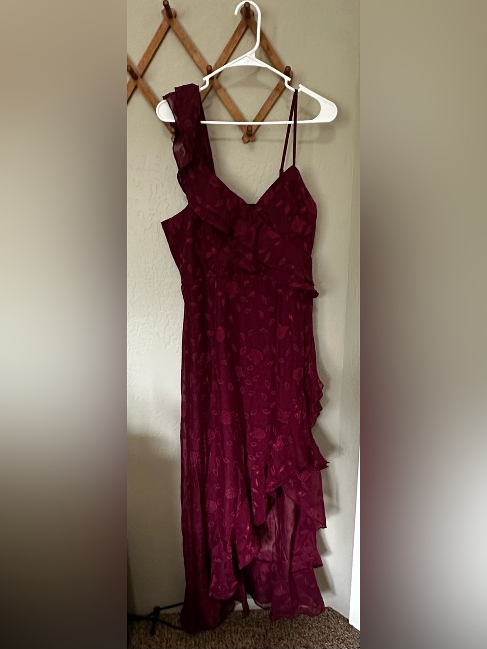 Lulu's One-Shoulder Burgundy Ruffle Midi Dress
